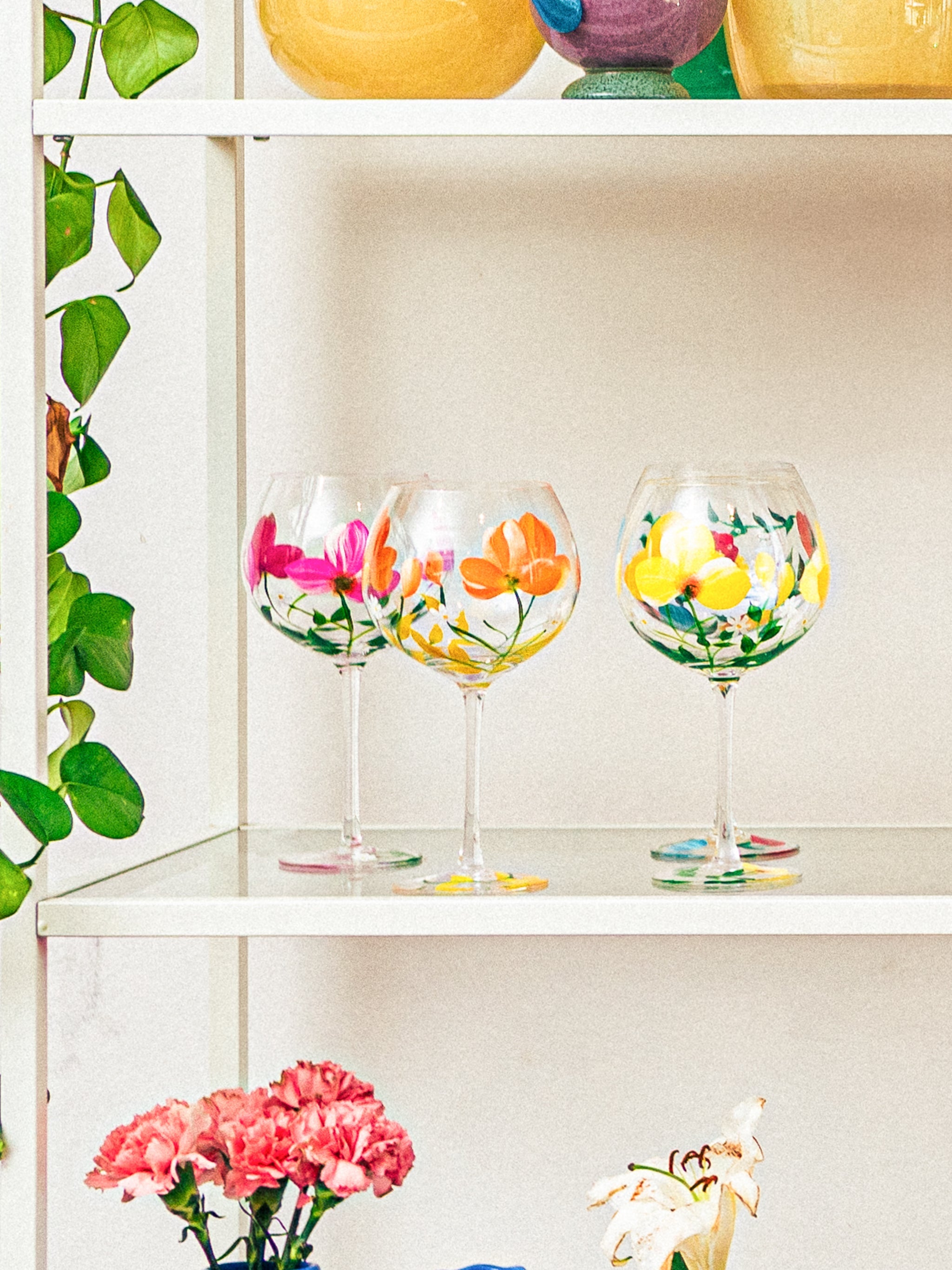 Botanical Bliss Wine Glass, Orange Splash