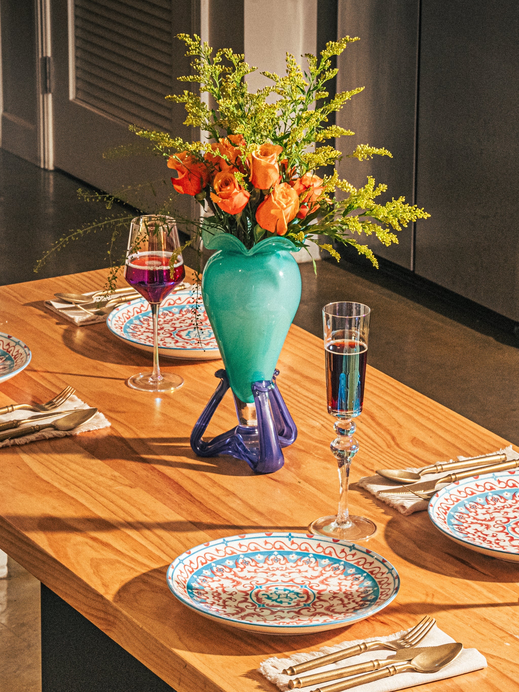 Aria Iridescent Wine Glass