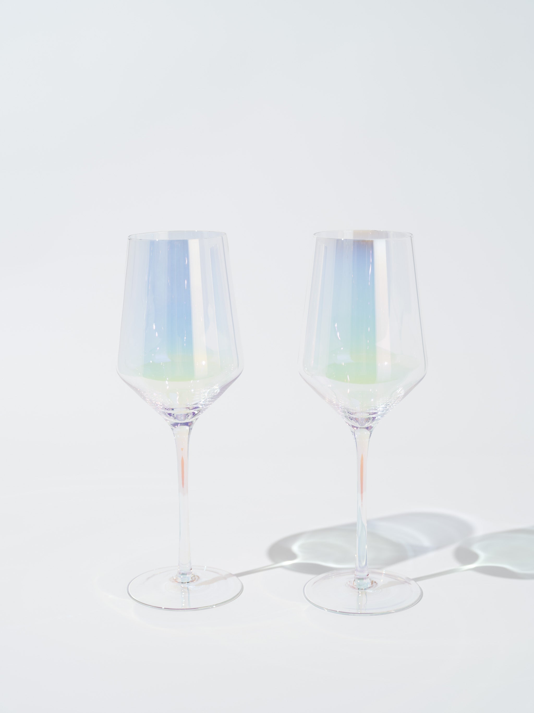 Aria Iridescent Wine Glass
