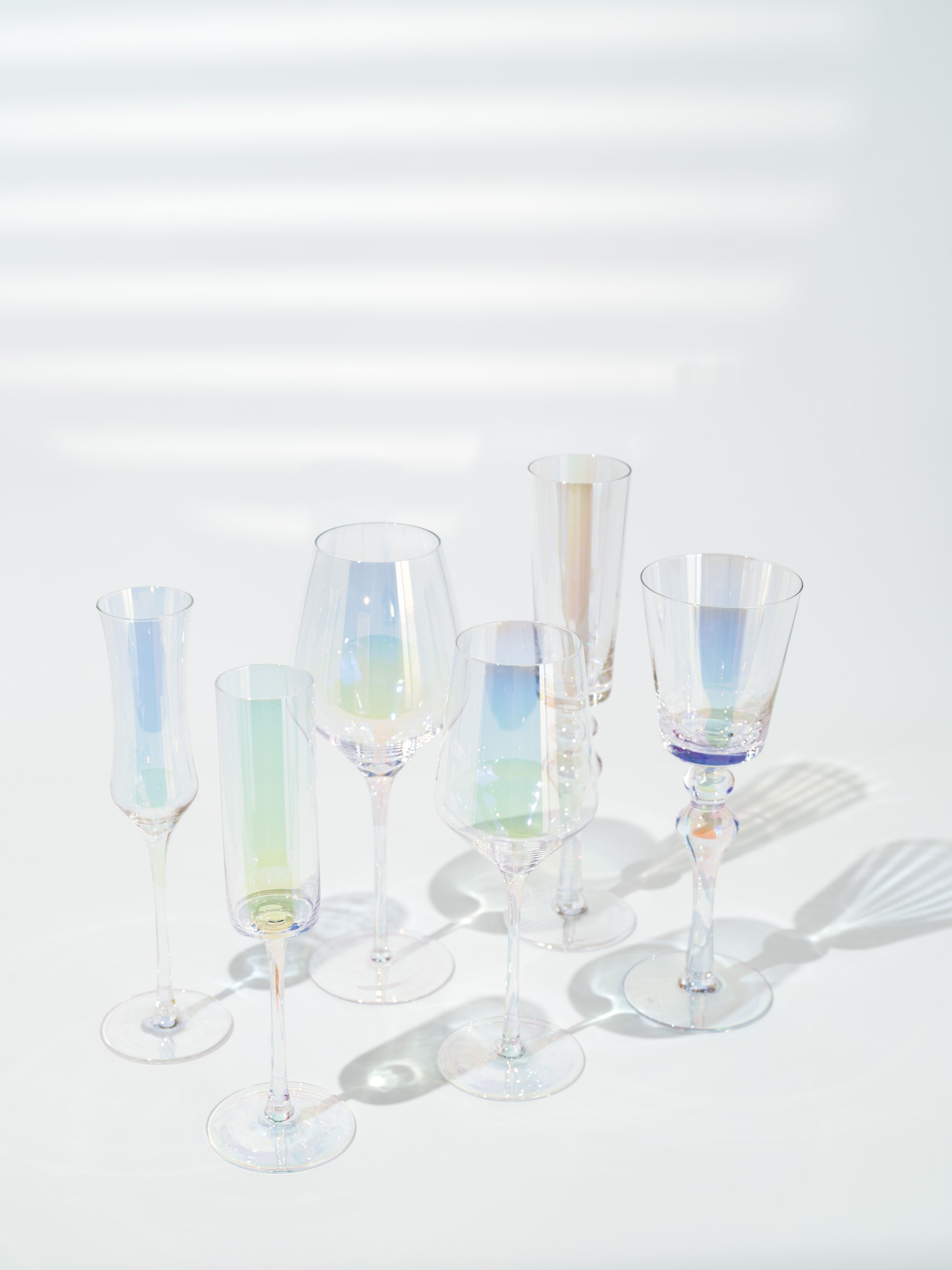 Amelia Iridescent Wine Glass