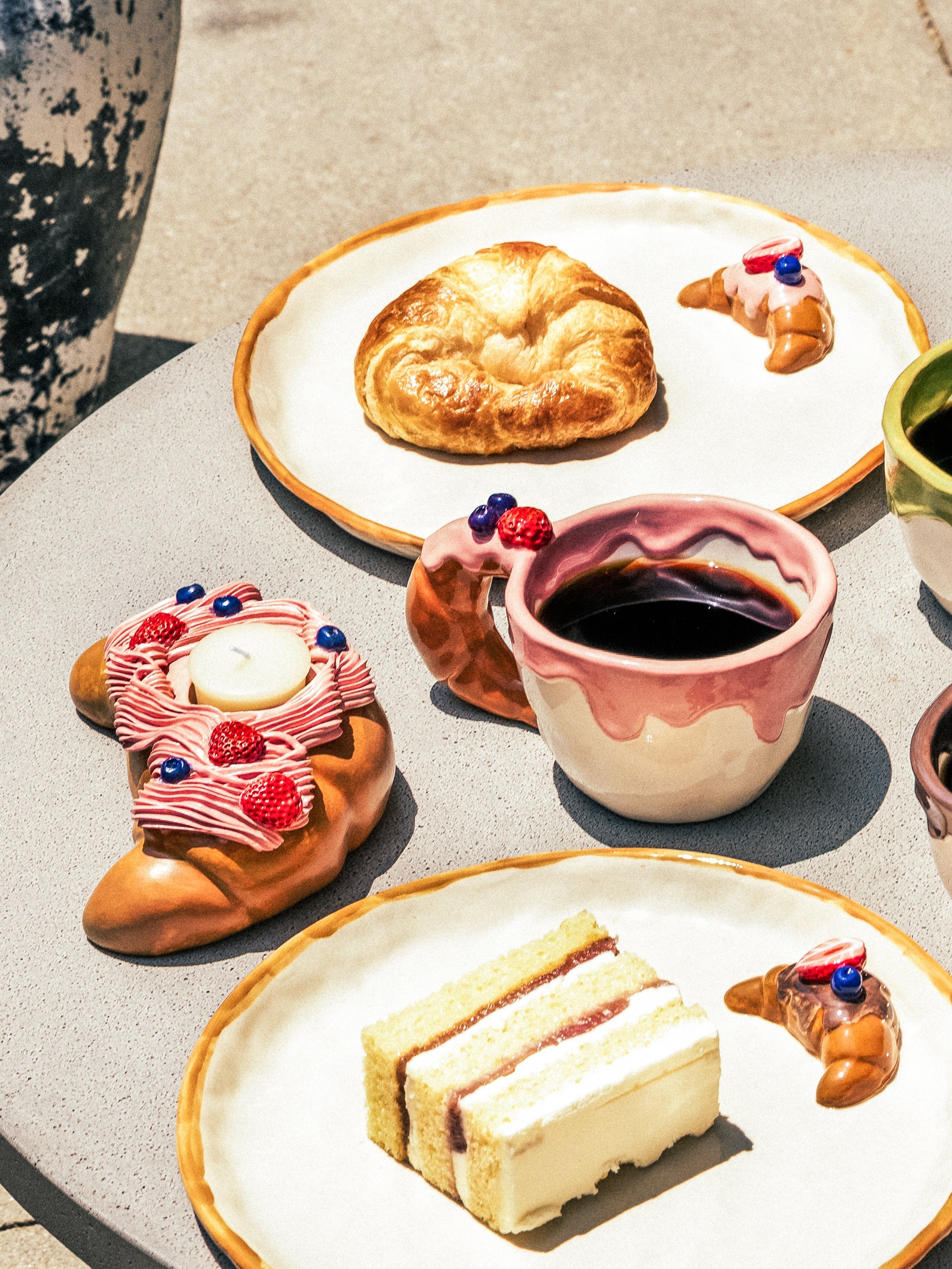 Croissant Candle Holder, Strawberry