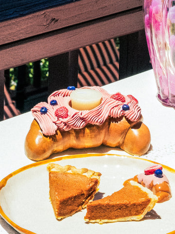 Croissant Candle Holder, Strawberry